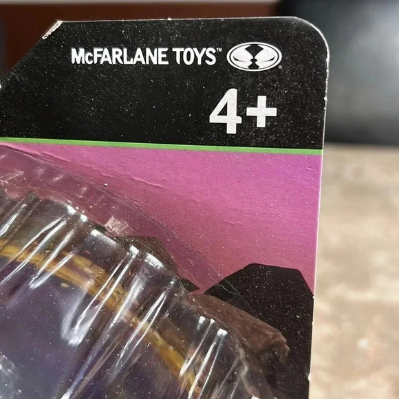 NWOT MICKEY MIRRORVERSE MICKEY SUPPORT MAGICIEN YELLOW HAT - Picture 9 of 15